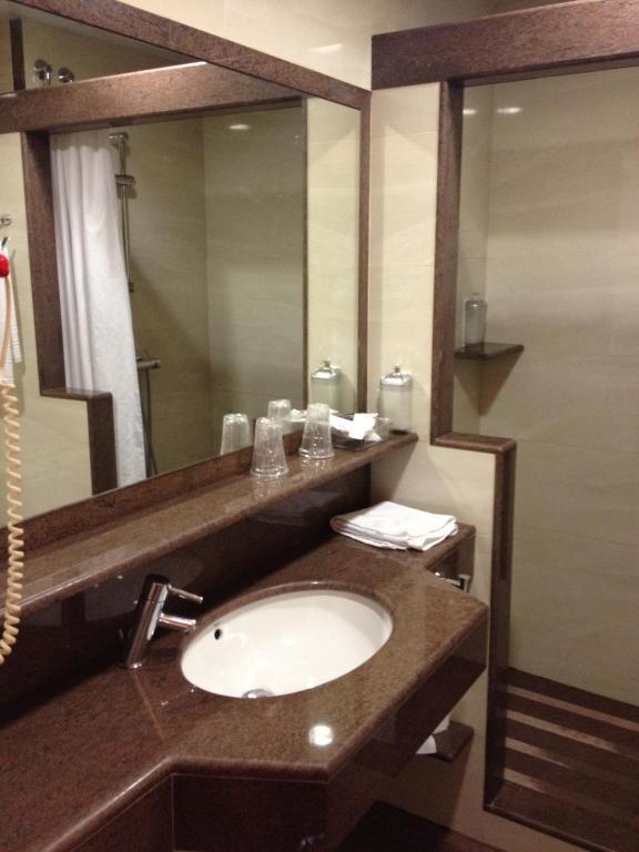 Hotel Ric Sabadell Zimmer foto