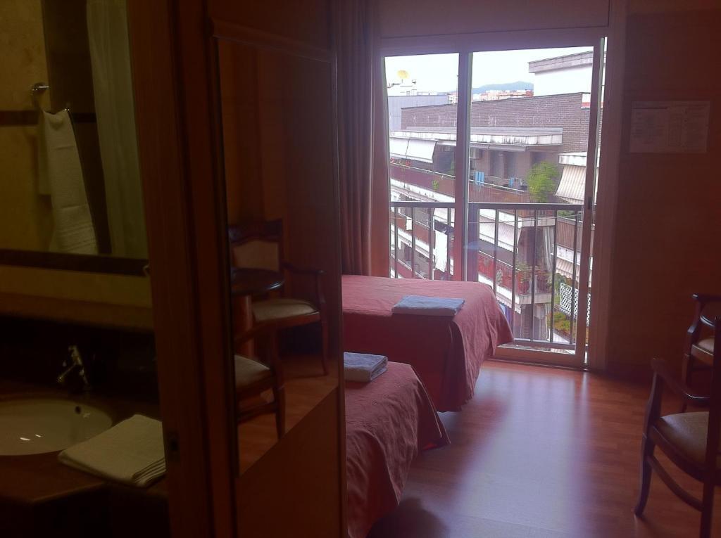 Hotel Ric Sabadell Zimmer foto